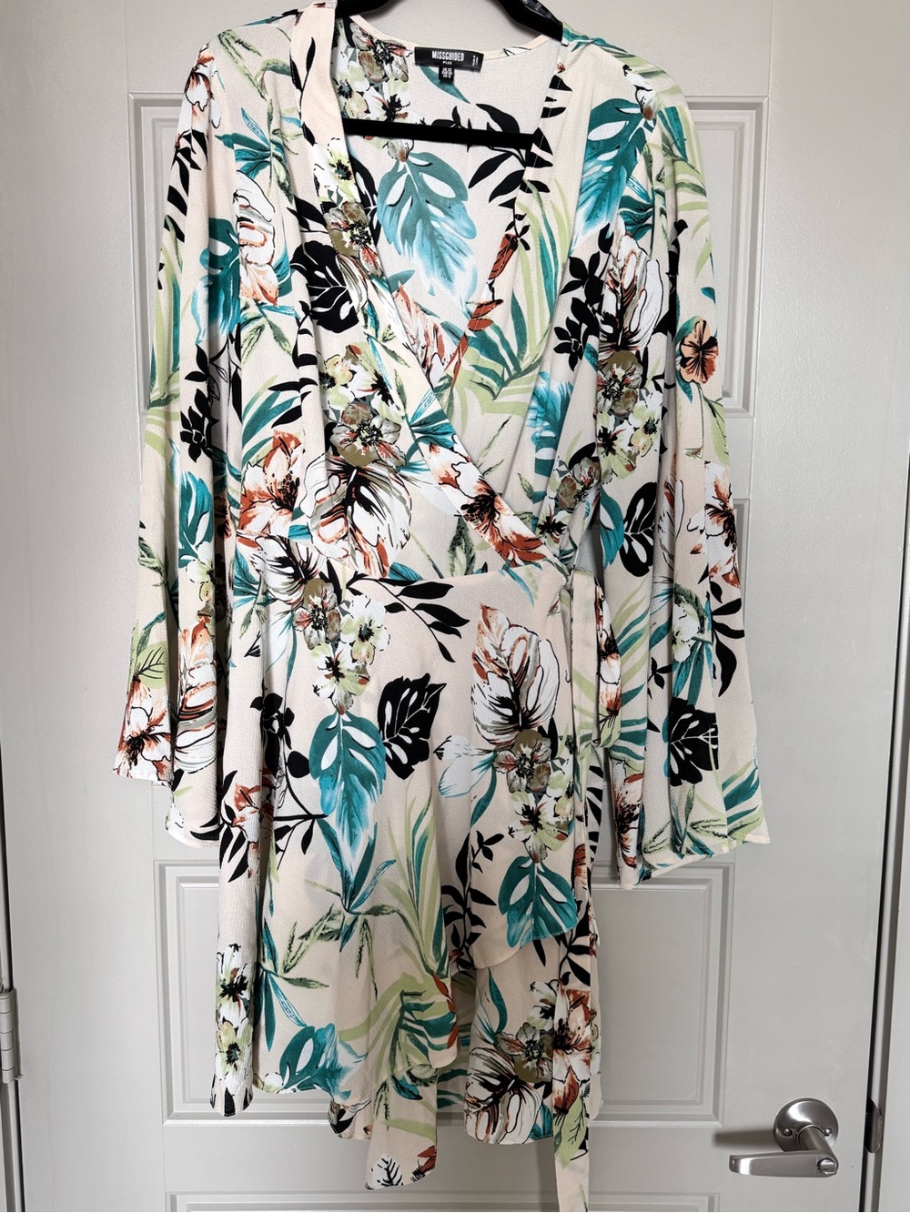 Missguided Plus Cream Floral Print Wrap Dress